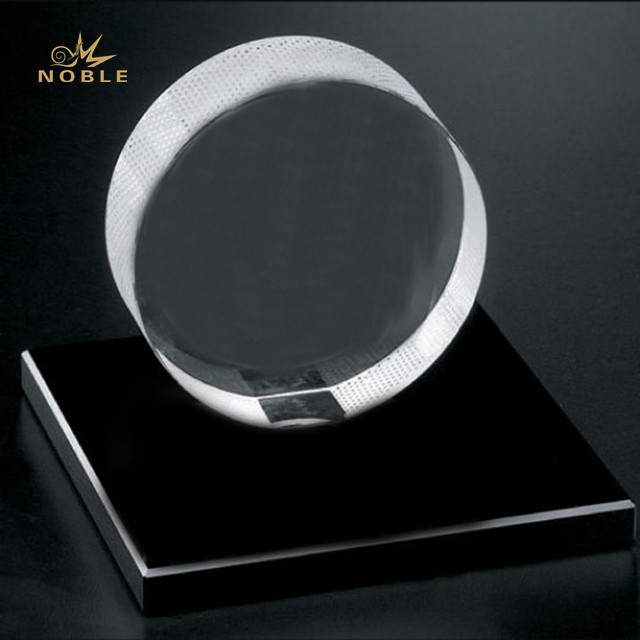 596---2A-UA022 Hockey Puck on Black Glass Base