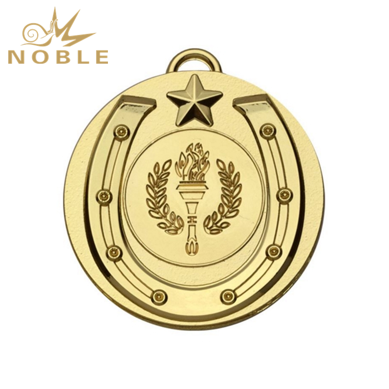 992---065 Gold Horse Shoe Target Medal 50mm