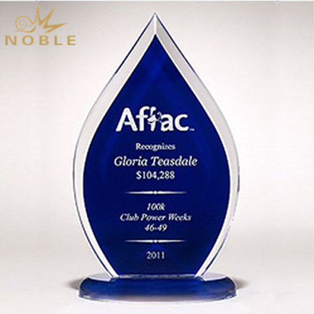21---2A-TAC043-Acrylic Blue Flame Award has a 34 clear acrylic top, that is silk screened on the back, creating the blue flame background