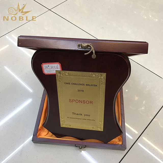 Custom Wooden Plaque With Wooden Box