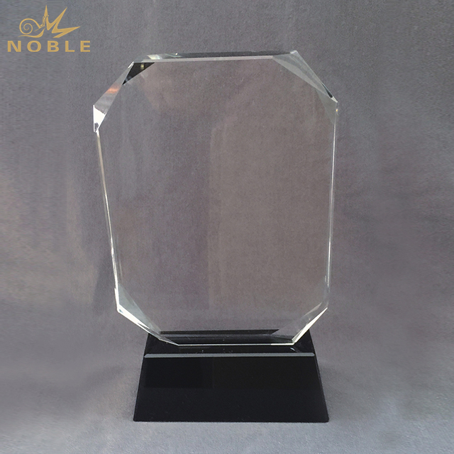 k9 Crystal Shield Award With Black Base