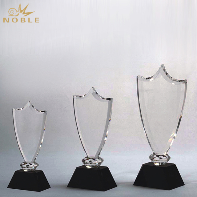 Three Sizes Crystal Shield Award On Base