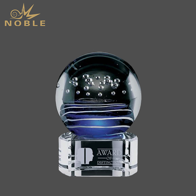 112---098 STR-ARG3002C-HR Floating Crest Artglass Award