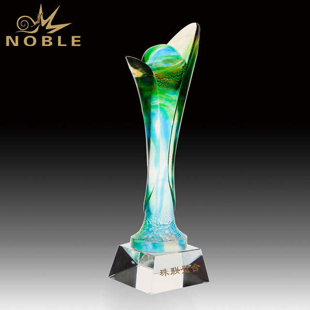 Teamwork Liuli Art Glass Award