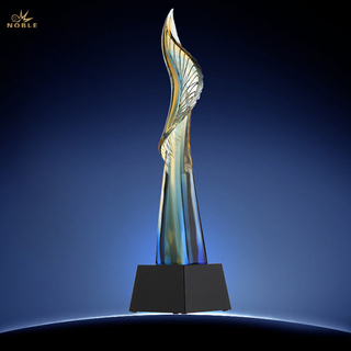 Unique Design Liuli Trophy with Crystal Base