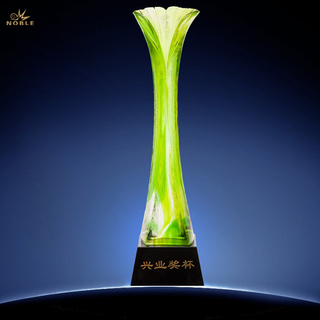 Flower Liuli Trophy with Crystal Base