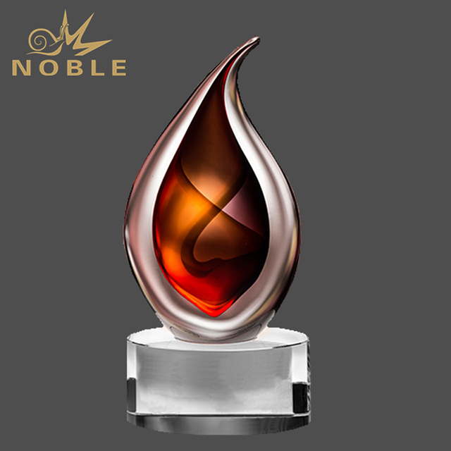 22---072 JC-1122-HR Red Flare Art Glass Award