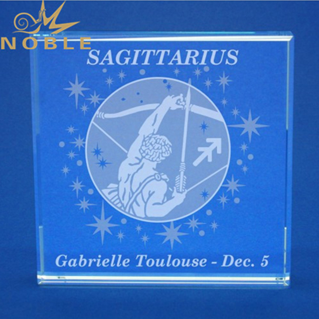 325---2A- CCV047 Zodiac Sagittarius Paperweight100x100x12mm