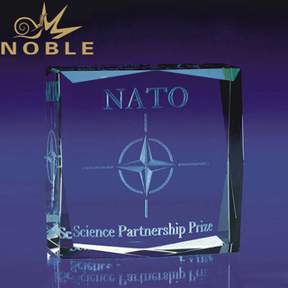 Crystal Souvenir Gift with Custom 3d Laser Engraving 