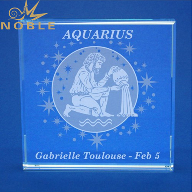 317---2A- CCV039 Zodiac Aquarius Paperweight4x4x0.75