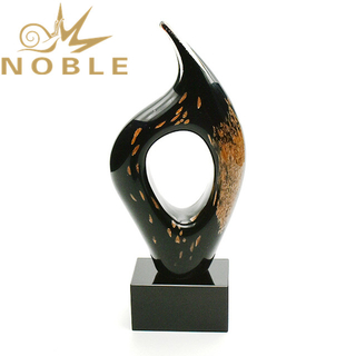 Beautiful New Design High Quality Crystal Hand Blown Trophy