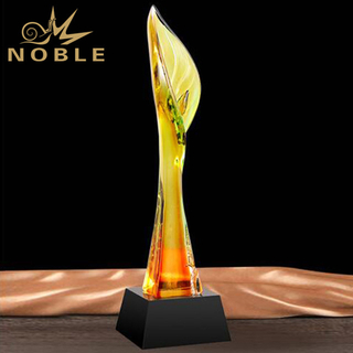 Noble Colorful Leave Hand Blown Glass Trophy