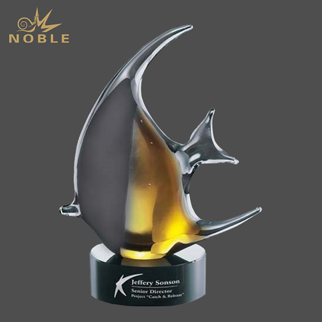 NB-GCD315---111 STR-ARG5103-HR Head of the Fish Artglass Award