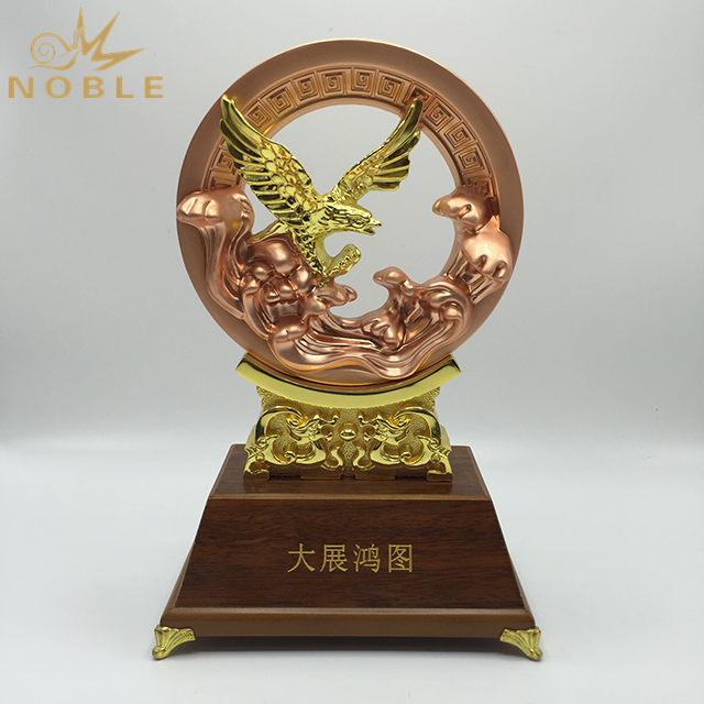 Round China Traditional Eagle Metal Home Decoration
