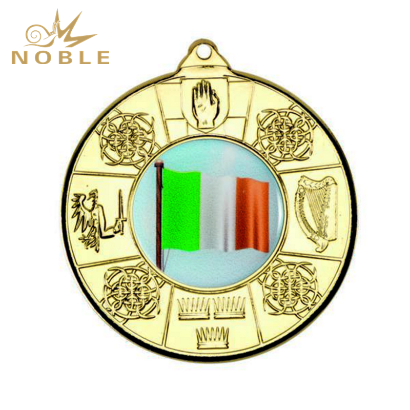 1071---101 Four Provinces Medal (1in Centre) - Gold 2in