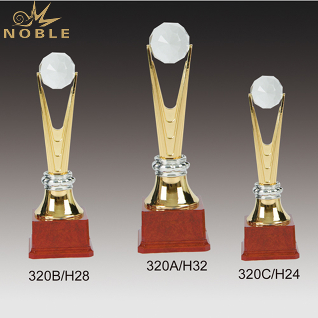 Uniue Design Gold Metal Trophy Cup