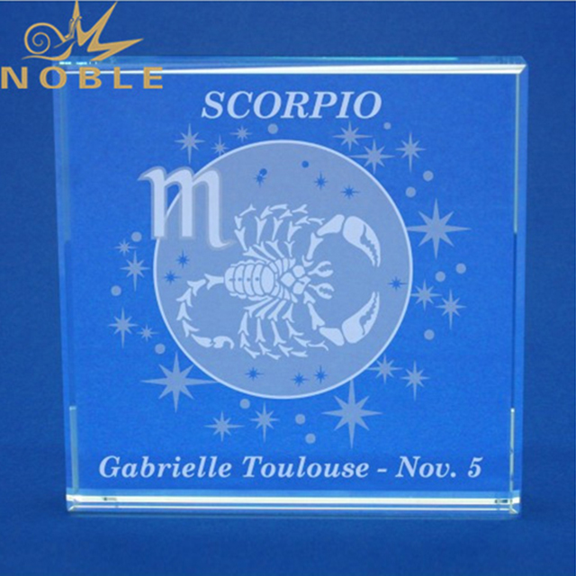 327---2A- CCV050 Zodiac Scorpio Paperweight