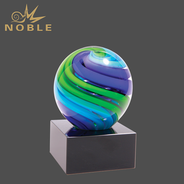 104---067 J-AGS56-HR Earth & Wind Artglass Award