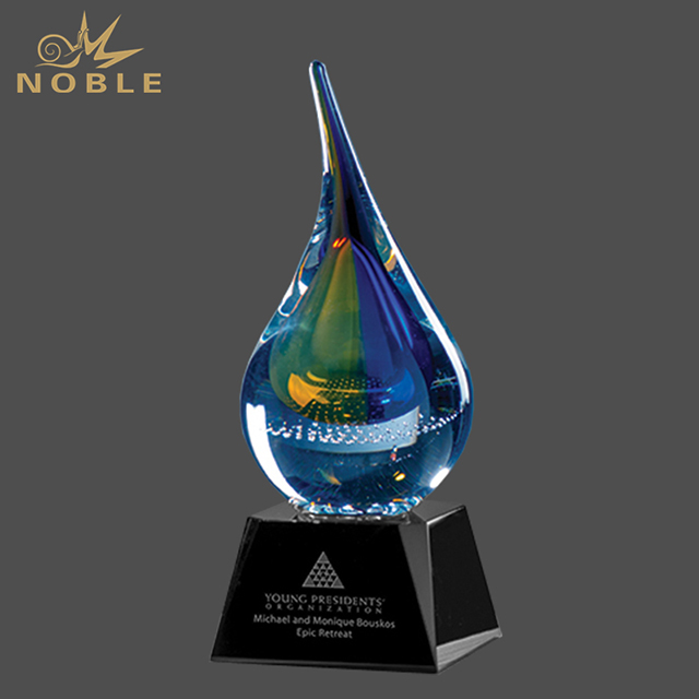 36---086 SG-62-014-HR Striking Flame Artglass Award