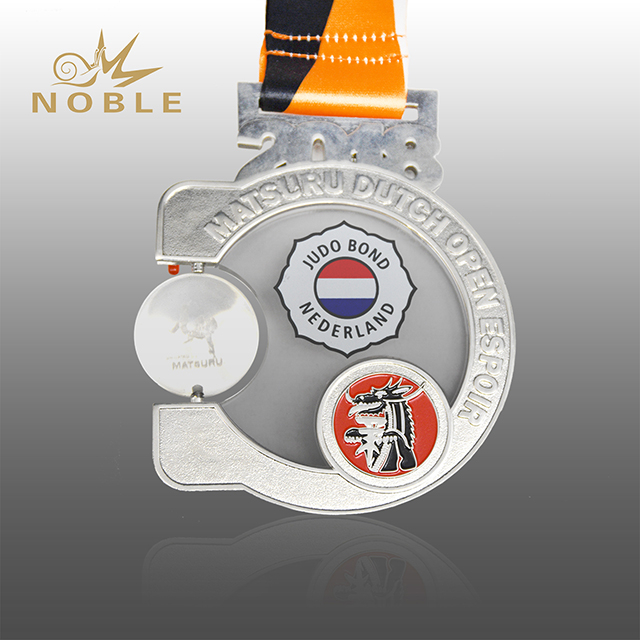 Customized Unique Silver Sports Blank Metal Medal with 3D laser Crystal Ball