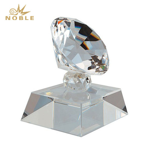 207---2A-TAC032-3.5 Crystal Diamond On Clear Pedestal Base. Laser Engraved.