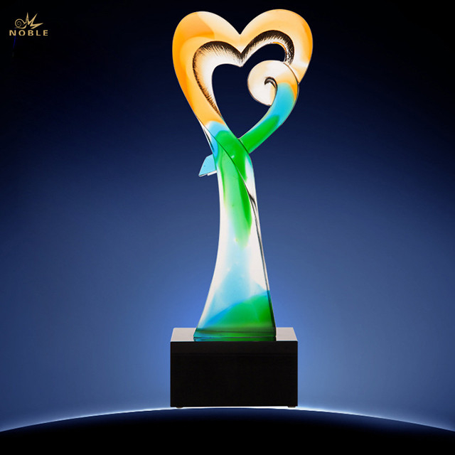 Heart Liuli Trophy with Crystal Base