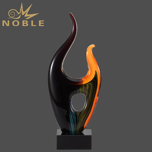231---055 D-GLSC60-HR Amber Torch Artglass Award
