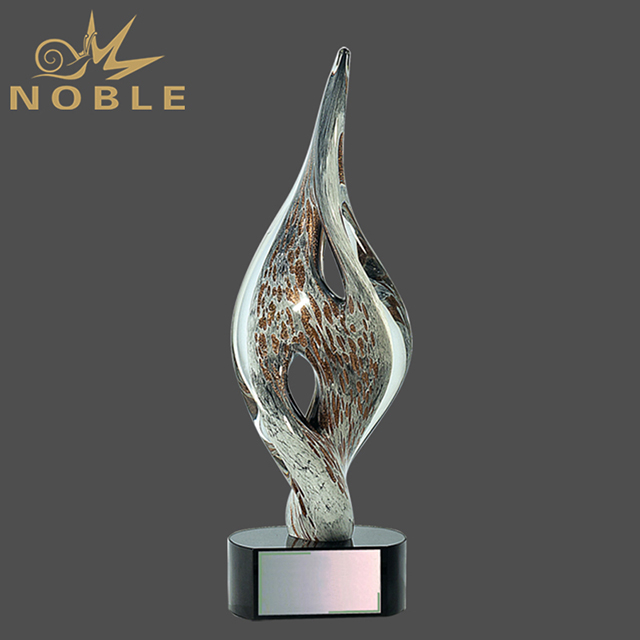 233---057 J-AGS14-HR Spire Twist Art Glass Award