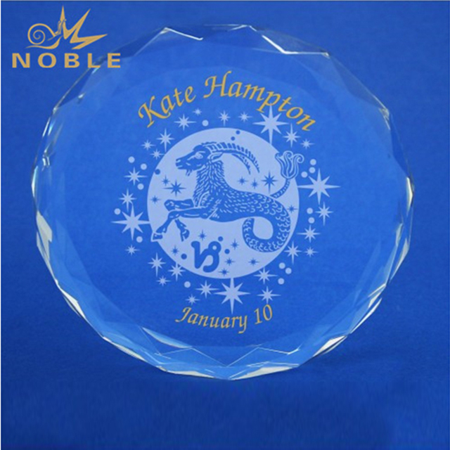 Zodiac Capricorn Gem Cut Crystal Paperweight 