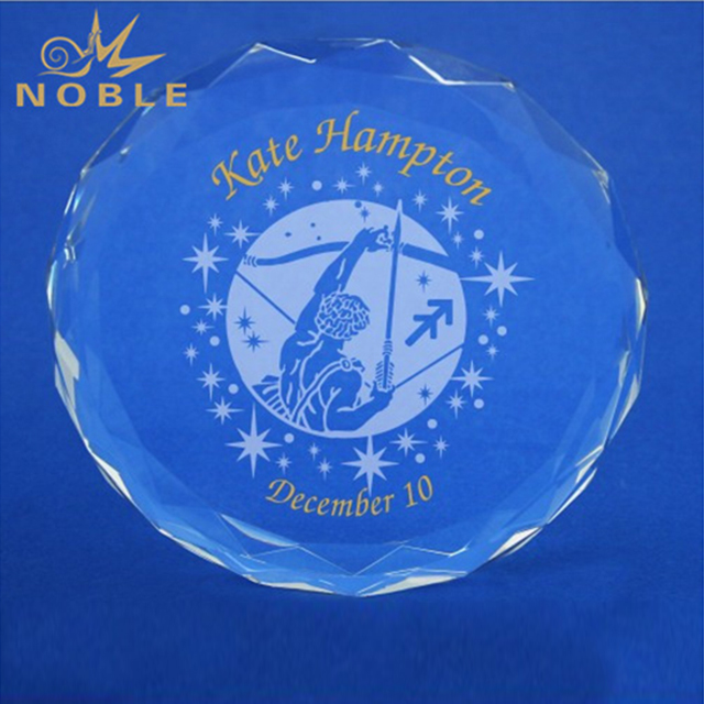 324---2A- CCV046 Zodiac Sagittarius Gem Cut Paperweight 100x100x20mm