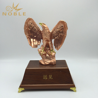 New Decorative Metal Bronze Eagle Trophy with Wooden Base