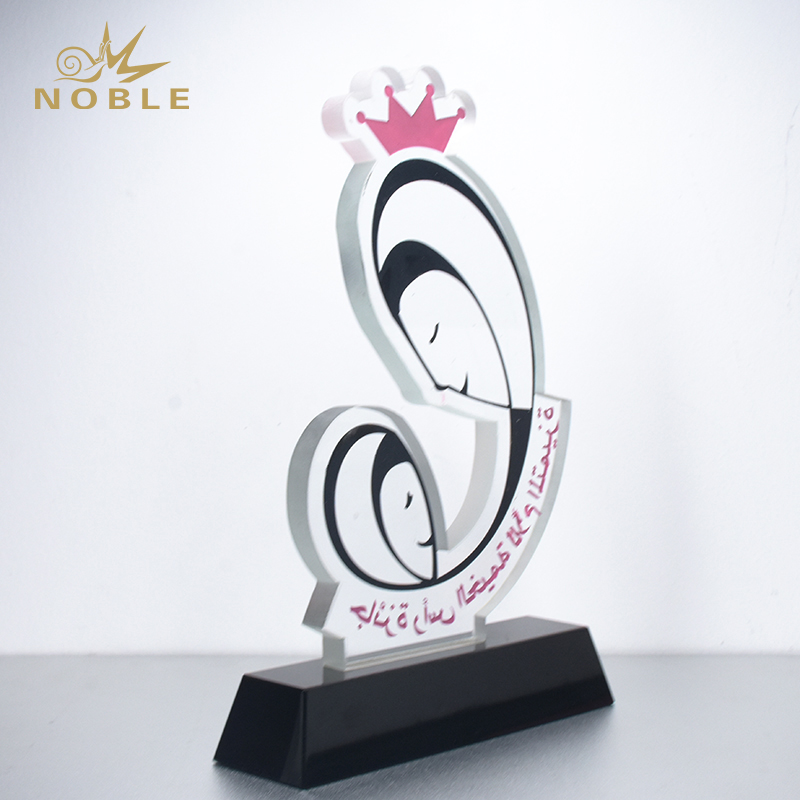 2020 Custom Made Crystal Cutout Sandblasted Trophy