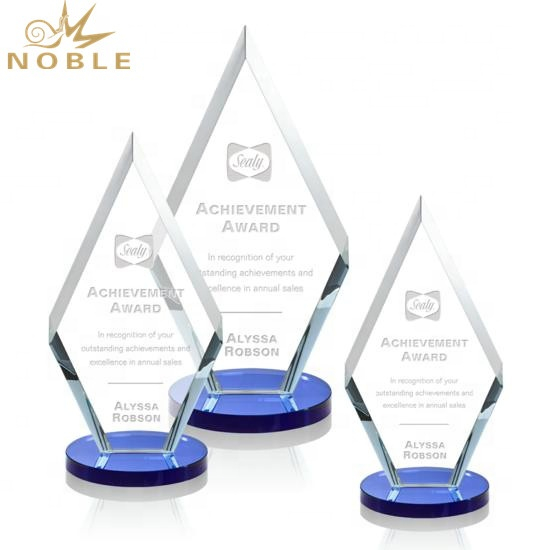 Hot Sale Personalized Handmade Crystal Diamond Plaque Award on Blue Pedestal