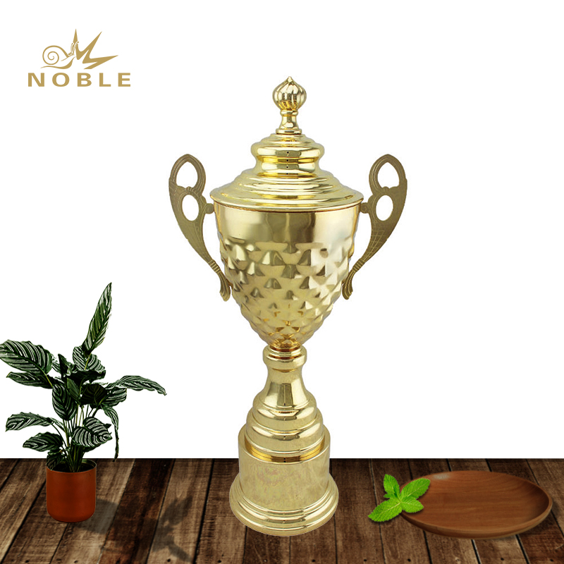 Shiny Gold High Quality Sports Cup Trophy Award for Players
