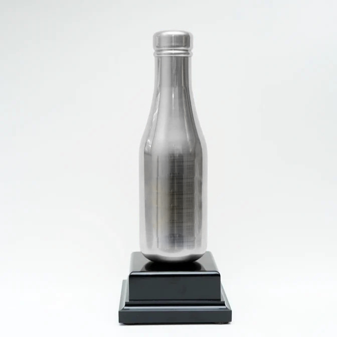 High Quality Customized Shape Gold Silver Bronze Metal Bottle Business Gift Custom Logo Trophy Awards