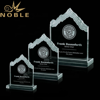New Design Jade Glass Custom Iceberg Glass Mountain Award Palque
