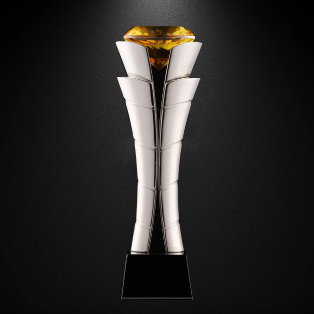 High Quality Customized Gold Silver Bronze Metal Torch With Diamond On Top Business Gift Custom Logo Achievement Trophy Awards