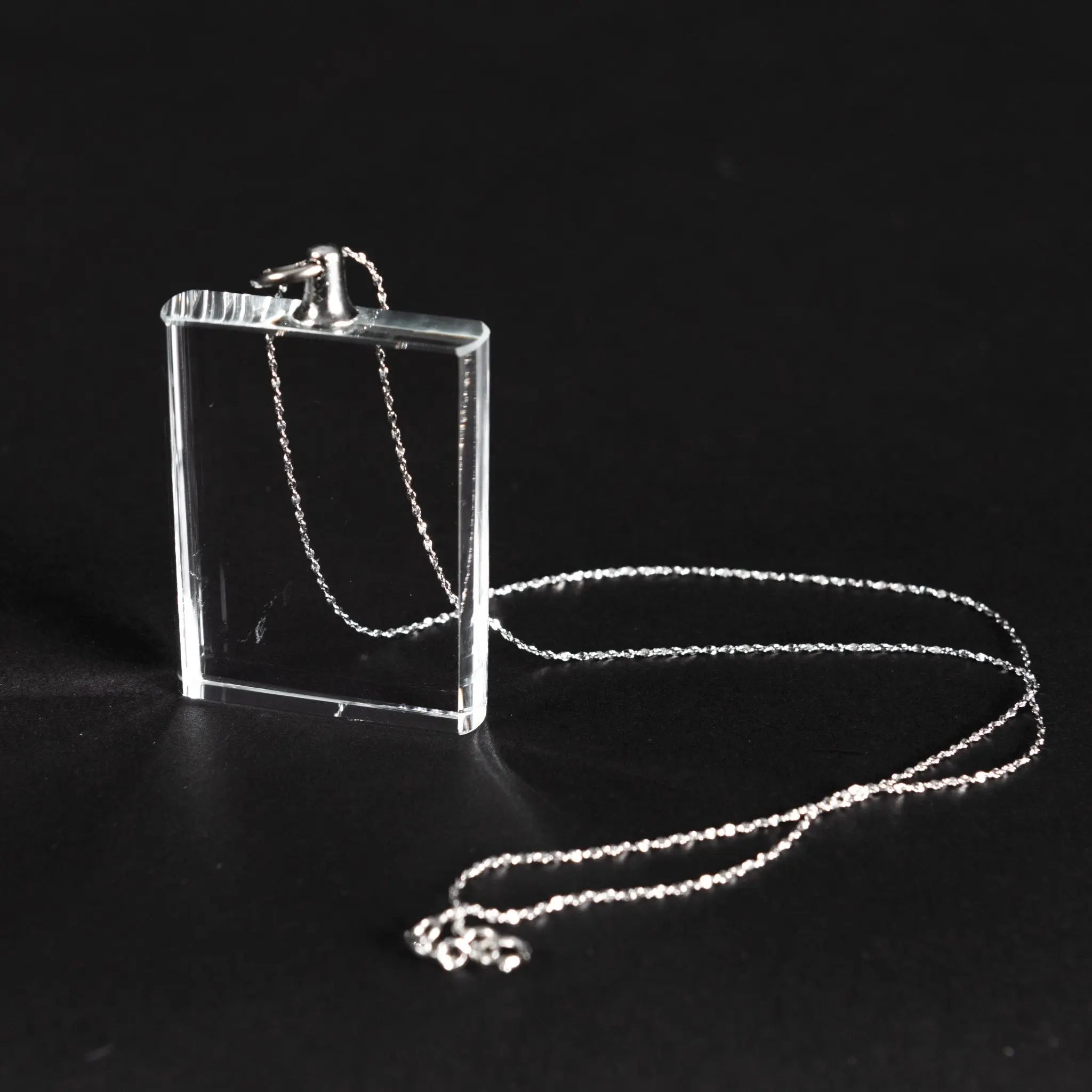 Noble Manufacturer Wholesale UK Gift Personalized Pet Crystal Glass Dog Souvenir Plaque Hanger Key Chain