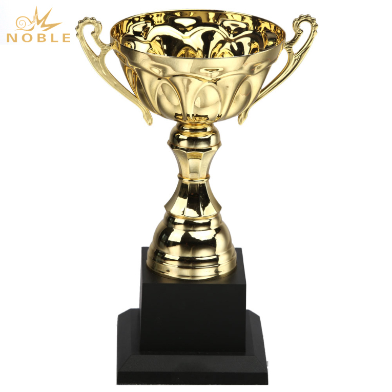 High Quality New Design Metal Cup Trophy for Sports Games 