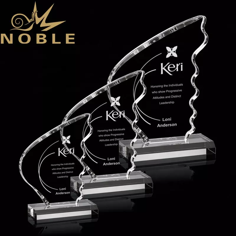  Unique New Design High Quality Winged Shape Custom Crystal Trophy Award