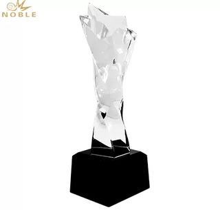 Noble Custom Engraving Crystal Twisted Star Award