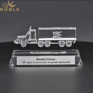 Custom Busines Gifts 3D Crystal Truck Model 18 Wheeler Crystal Truck Driver Award