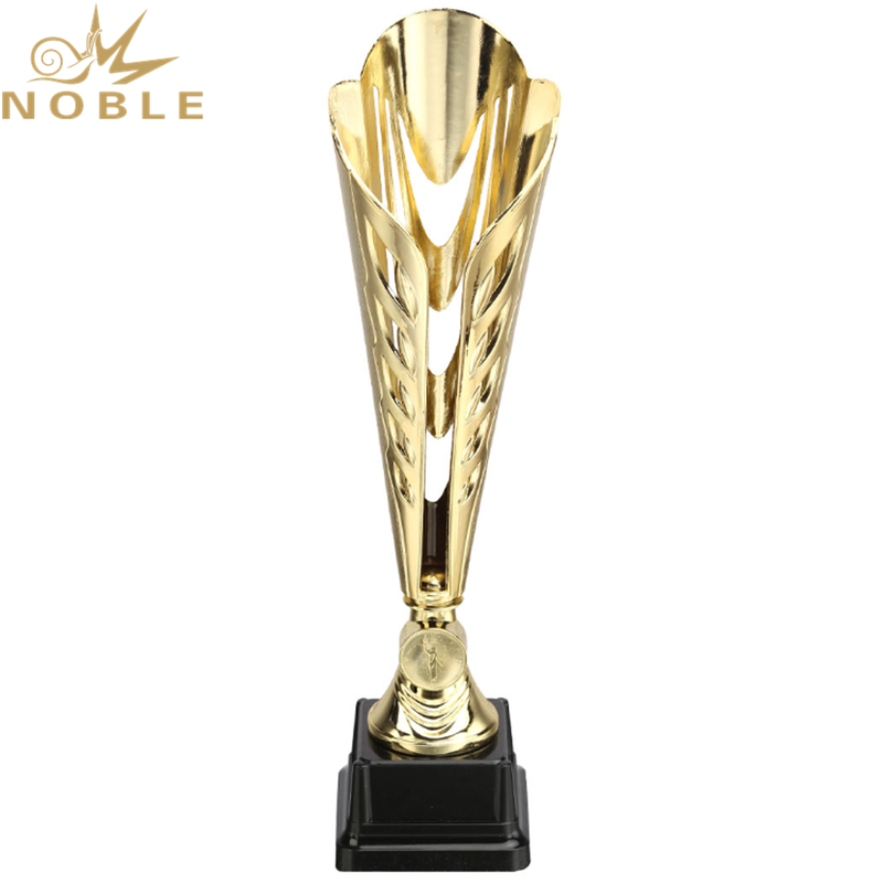 High Quality New Design Custom Shiny Gold Plastic Trophy for Sports Games 