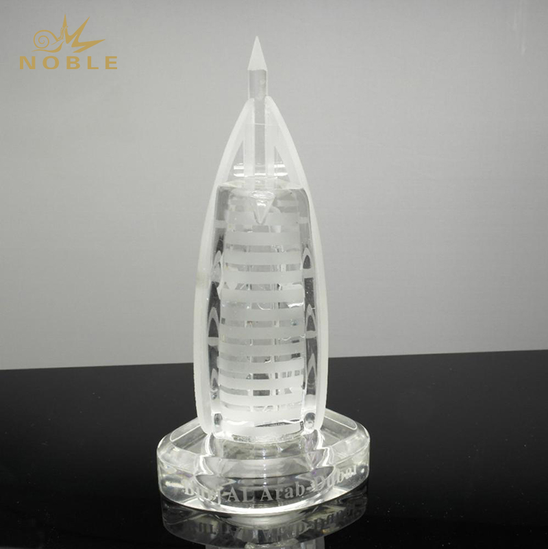 Customized Logo Text UAE Dubai Famous Landmark Crystal Replica Burj Al Arab Crystal Tourist Souvenir Gifts