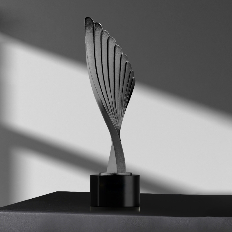 High Quality Customized Wing Gold Silver Bronze Metal Business Gift Custom Logo Achievement Trophy Awards
