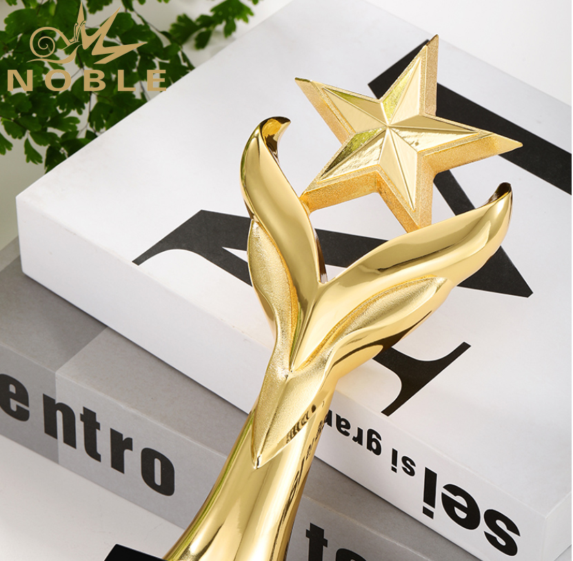 Noble New Design Metal Star Award with Black Crystal Base