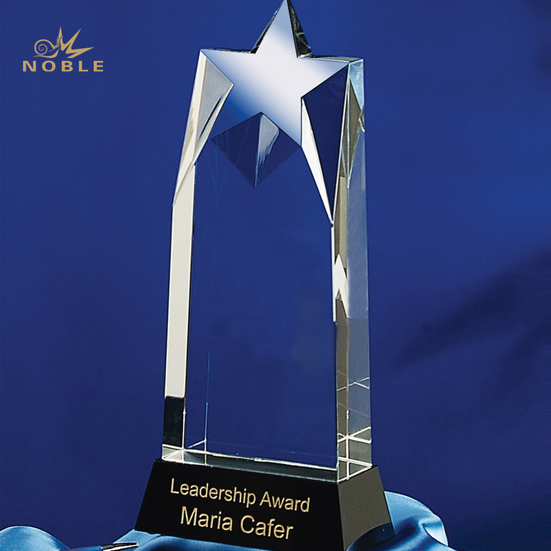 Custom Logo Engraving Optical K9 Crystal Star Trophy