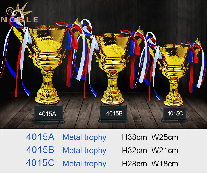 Shiny Gold Metal Bodybuilding Trophy Cups