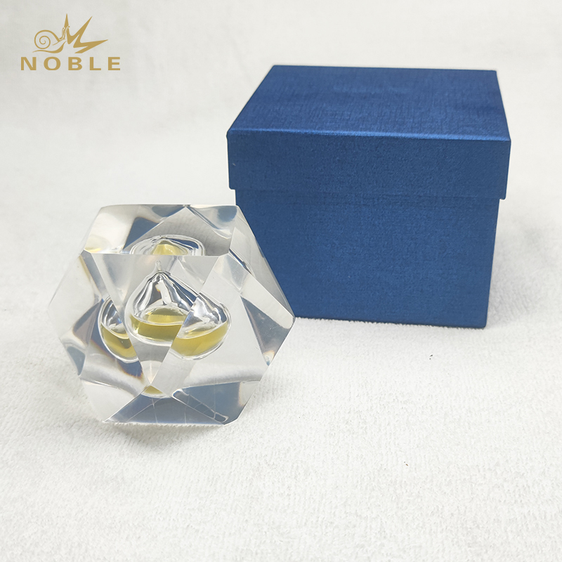 Noble Awards Customized Made Oil Drop Embedment Acrylic Paperweight Award
