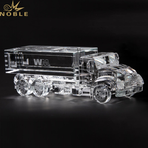 Custom Souvenir Business Gift 3D Crystal Truck Model Award Trophy